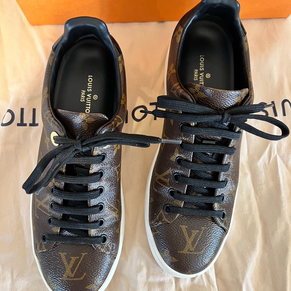 Louis Vuitton Front Row Sneaker